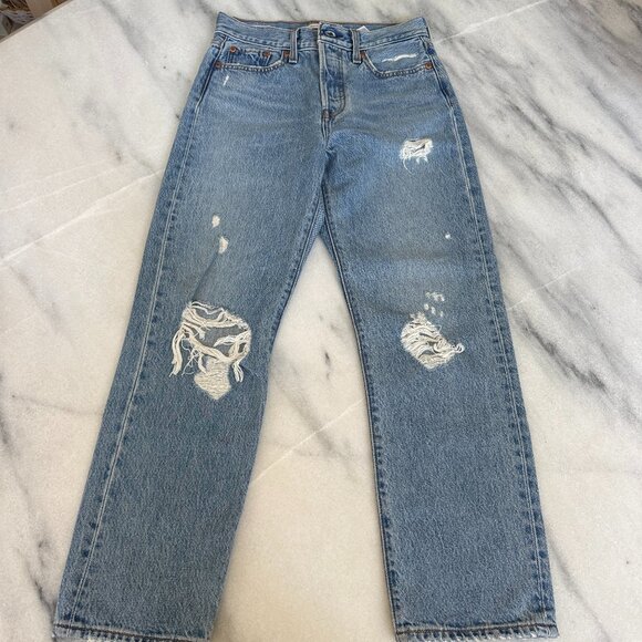 Distressed Levi's Premium Denim Jeans - Picture 1 of 10